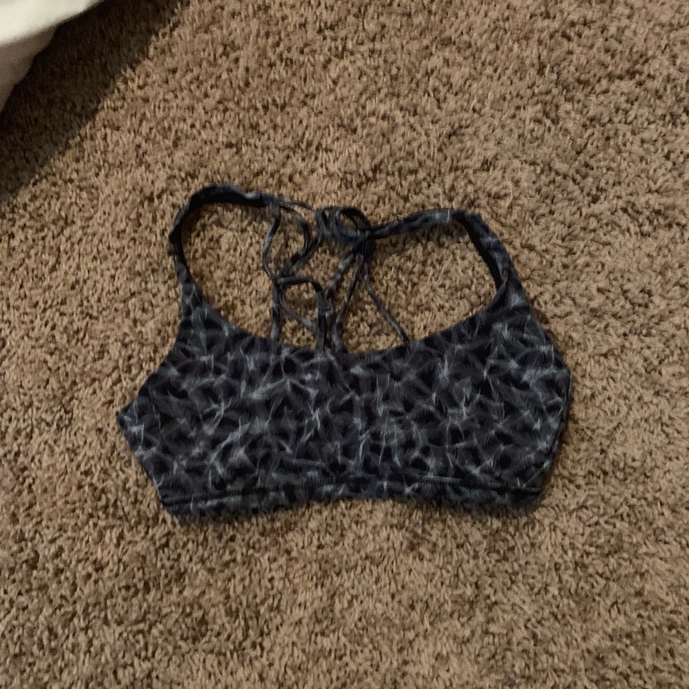 Lululemon sports bra